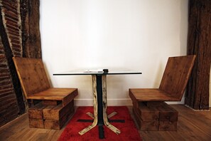 Standard Double Room | Individually decorated, individually furnished, blackout drapes - Pensión Basque Boutique (Bilbao)