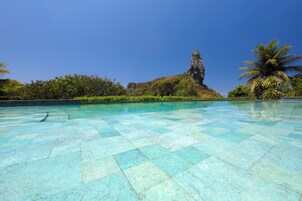 室外游泳池