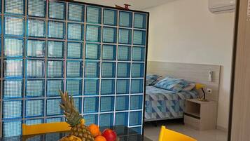 Conjugate Studio | Private kitchenette | Microwave, stovetop, cookware/dishes/utensils