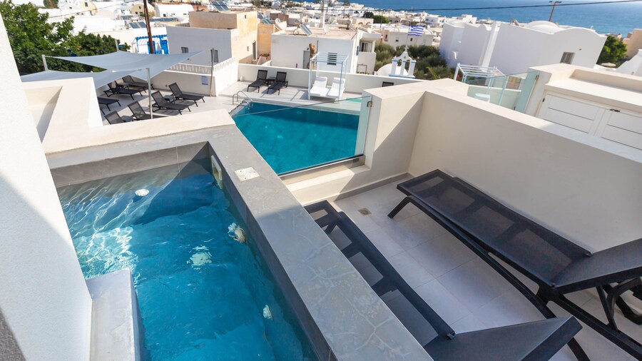 Mar n Mar Crown Hotel and Suites