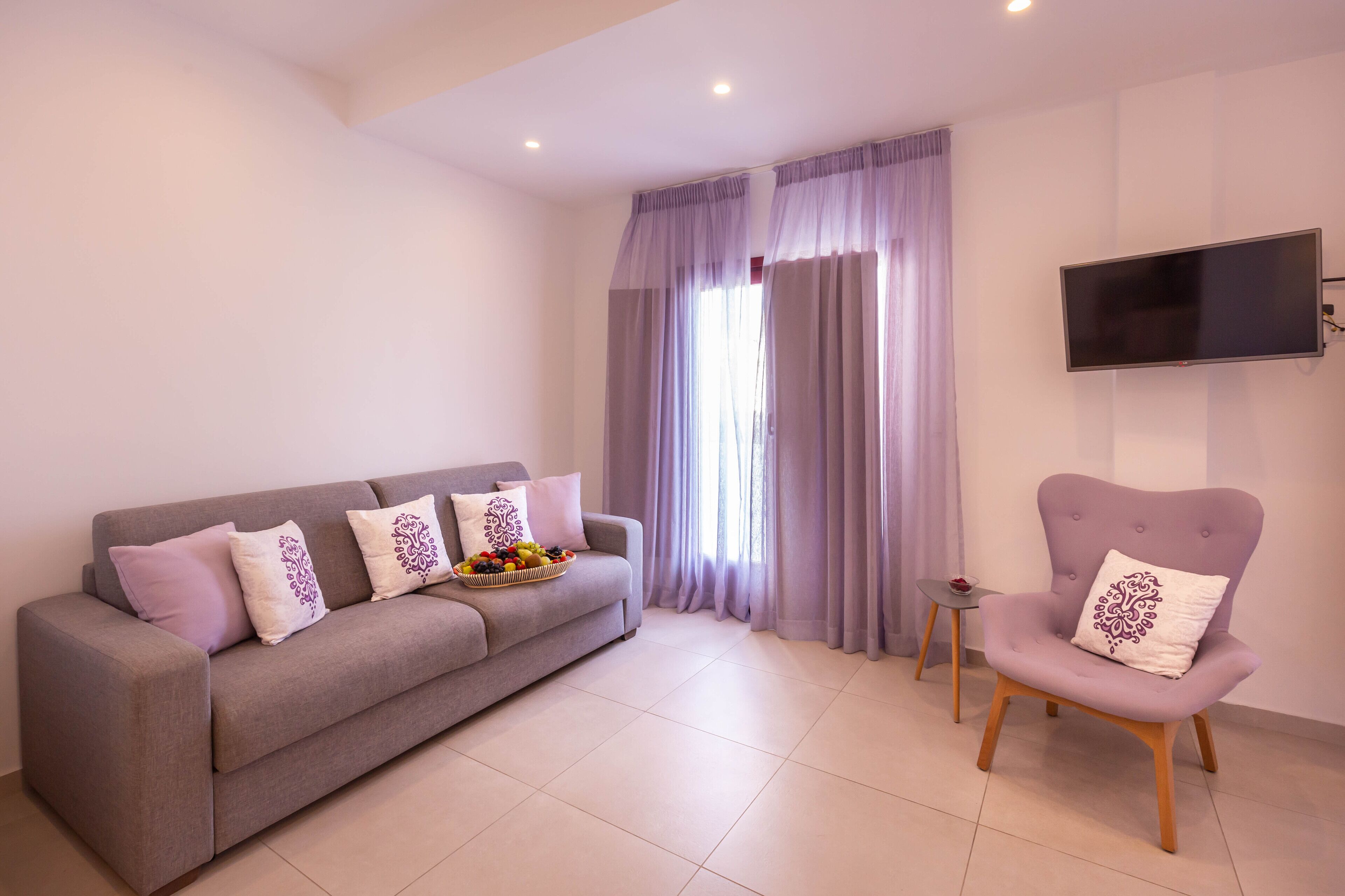 senior suite, hot tub | in-room safe, blackout curtains, soundproofing, iron/ironing board