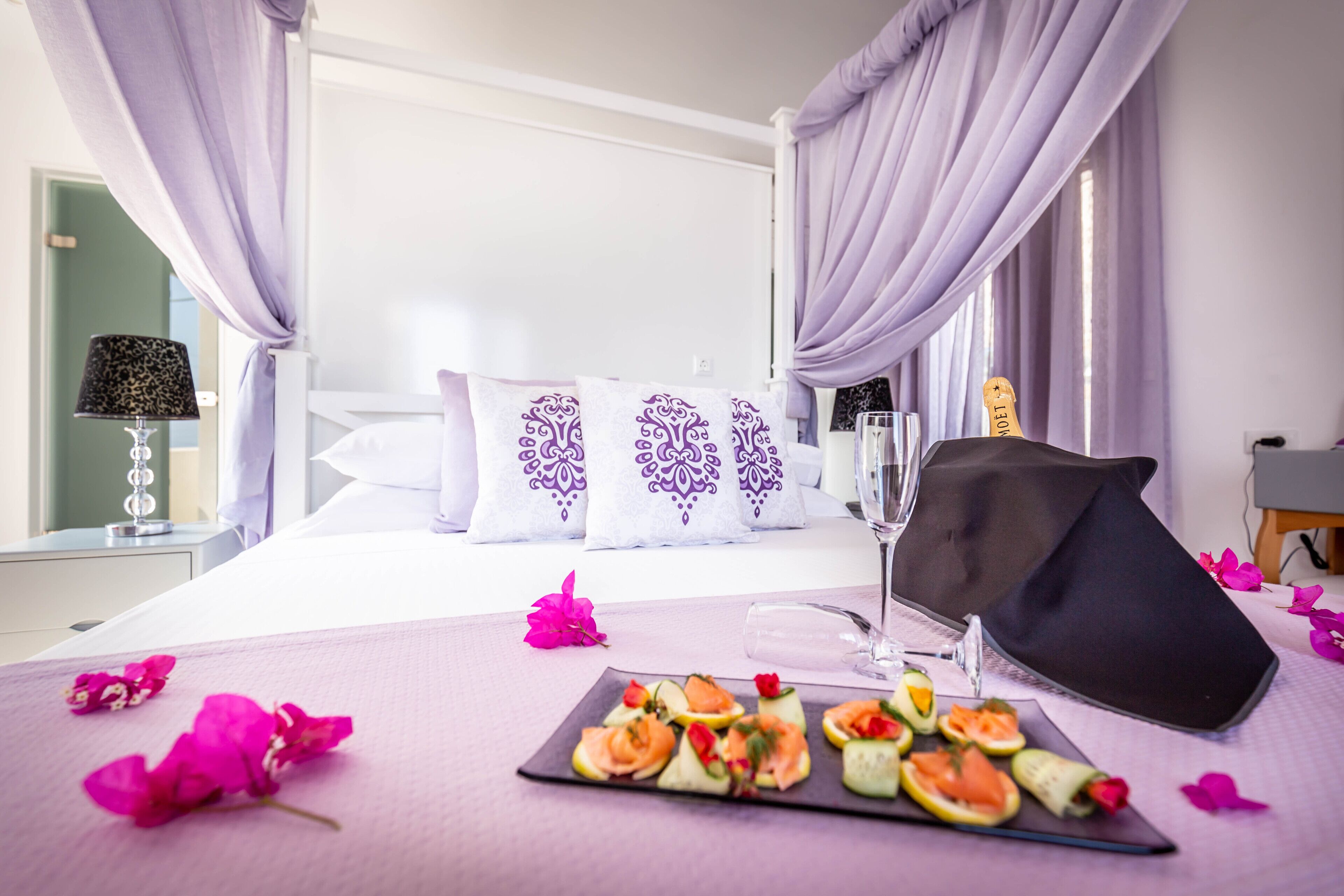 superior suite, hot tub | in-room safe, blackout curtains, soundproofing, iron/ironing board