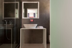 Bathroom - Mar n Mar Crown Hotel and Suites (Santorini)
