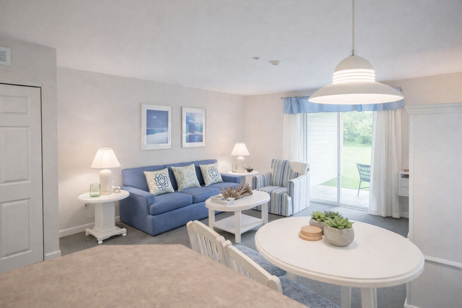 Flat-screen TV, pay films