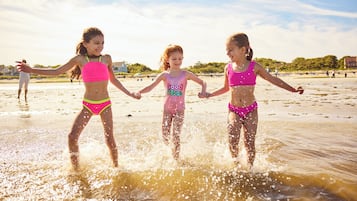 Private beach, free beach shuttle, sun loungers, beach umbrellas