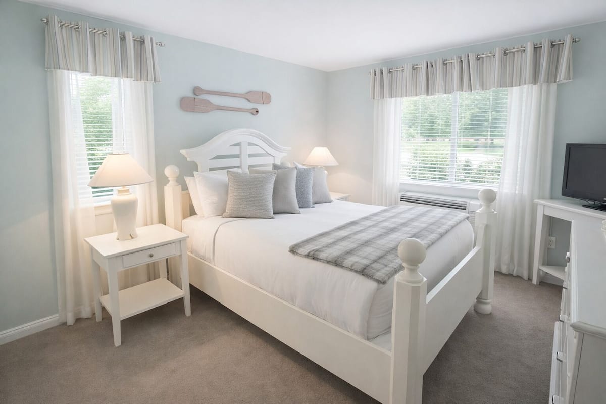 1 bedroom, in-room safe, desk, iron/ironing board