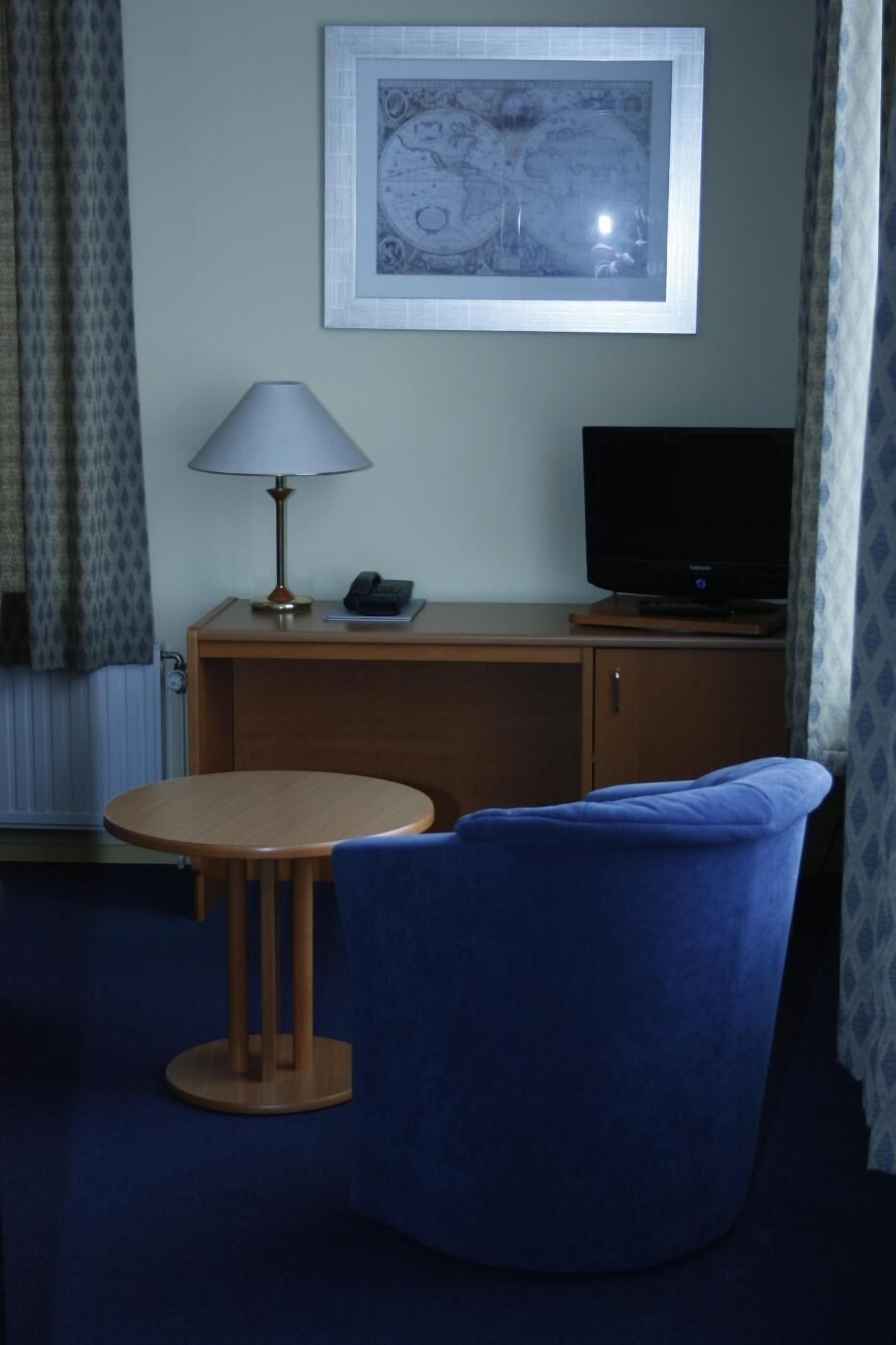 32-inch TV with cable channels