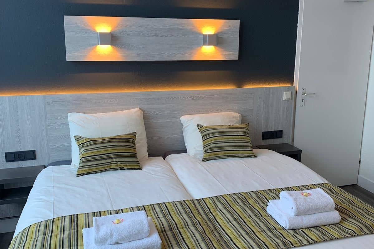 double room | living area | 32-inch tv with cable channels