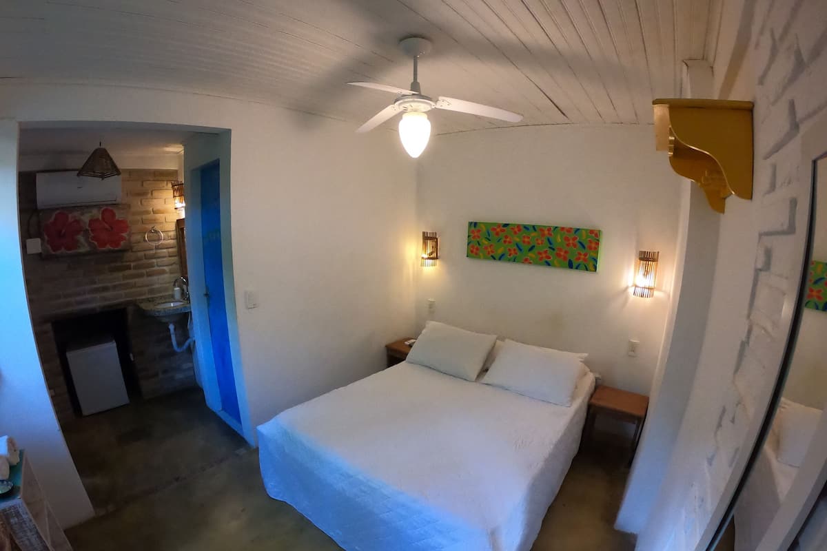 Basic Double Room | Minibar, free WiFi, bed sheets