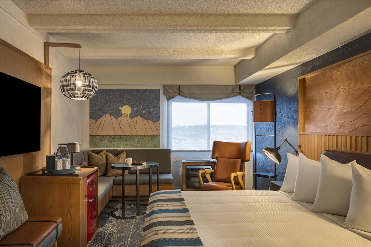 1 bedroom, pillow-top beds, laptop workspace, blackout curtains