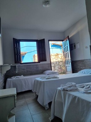 Standard Triple Room | Minibar, individually furnished, bed sheets - Morada Azul (Ipojuca)