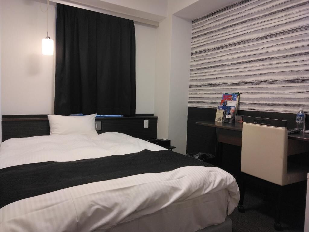 Skrivbord, mörkläggningsgardiner, strykjärn/strykbräda och gratis wi-fi