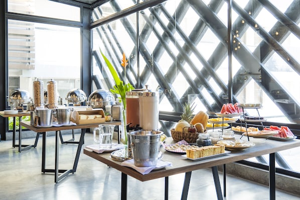 2 restaurants, breakfast, lunch, dinner served; Latin American cuisine - Hotel Casa Blanca (San José de Cúcuta)