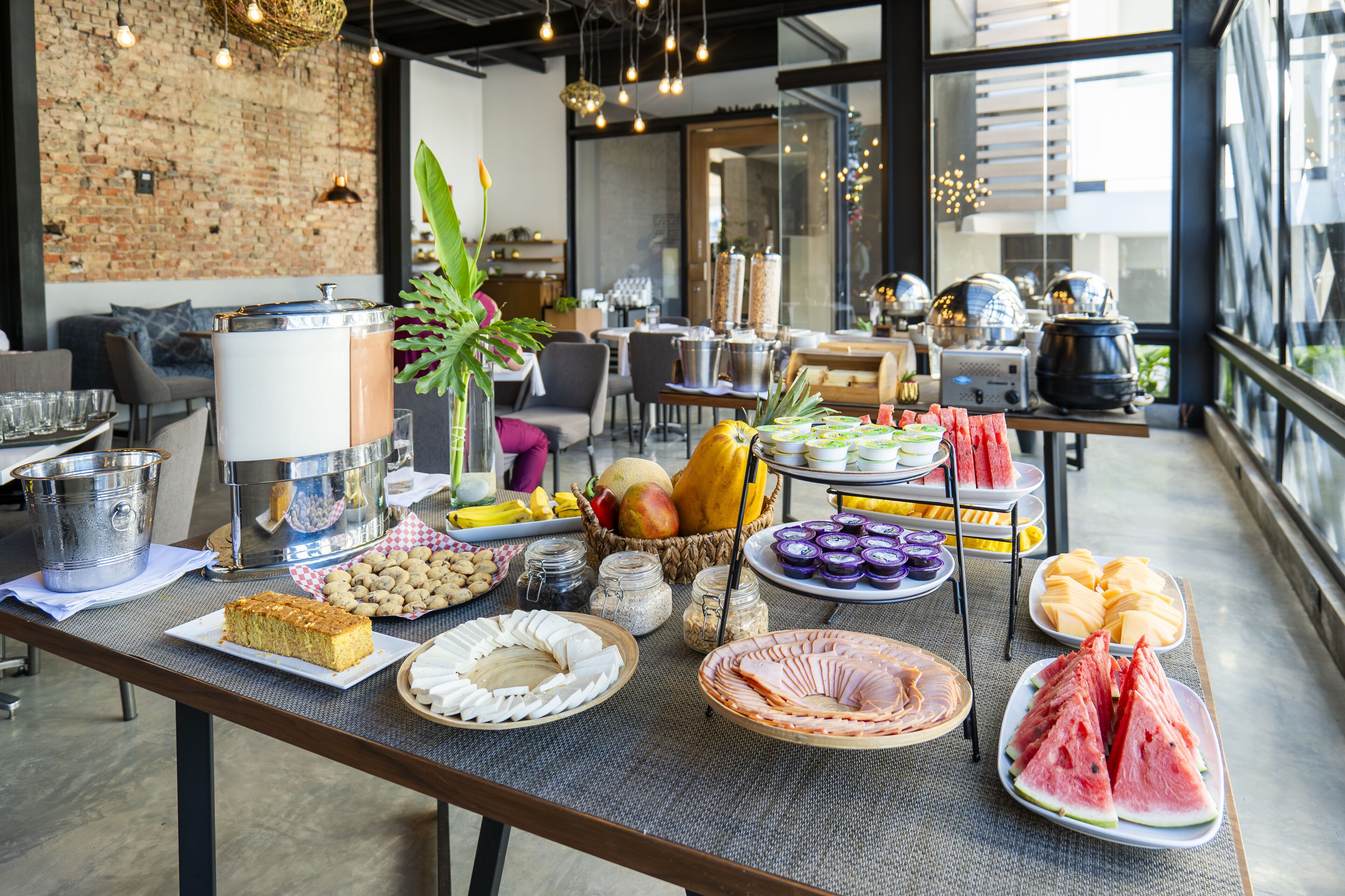 2 restaurants, breakfast, lunch, dinner served; latin american cuisine