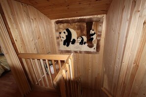 Flat-screen TV - Riverview Cottages (Wasaga Beach)