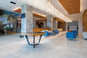 Lobby - Crowne Plaza Kayseri by IHG (Kayseri)