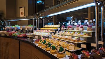 Daily buffet breakfast (TRY 550 per person)