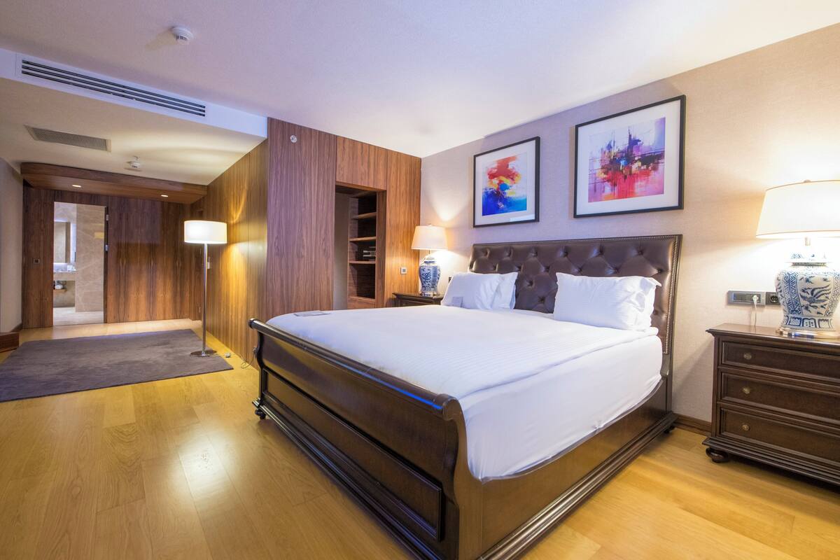 free minibar items, in-room safe, individually decorated