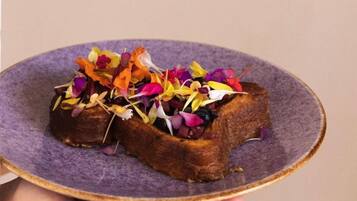 Daily full breakfast (MXN 240 per person)