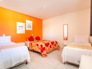 Quadruple Room, Multiple Beds | Minibar, free WiFi, bed sheets - Pousada Recanto Lara Mar (Ipojuca)