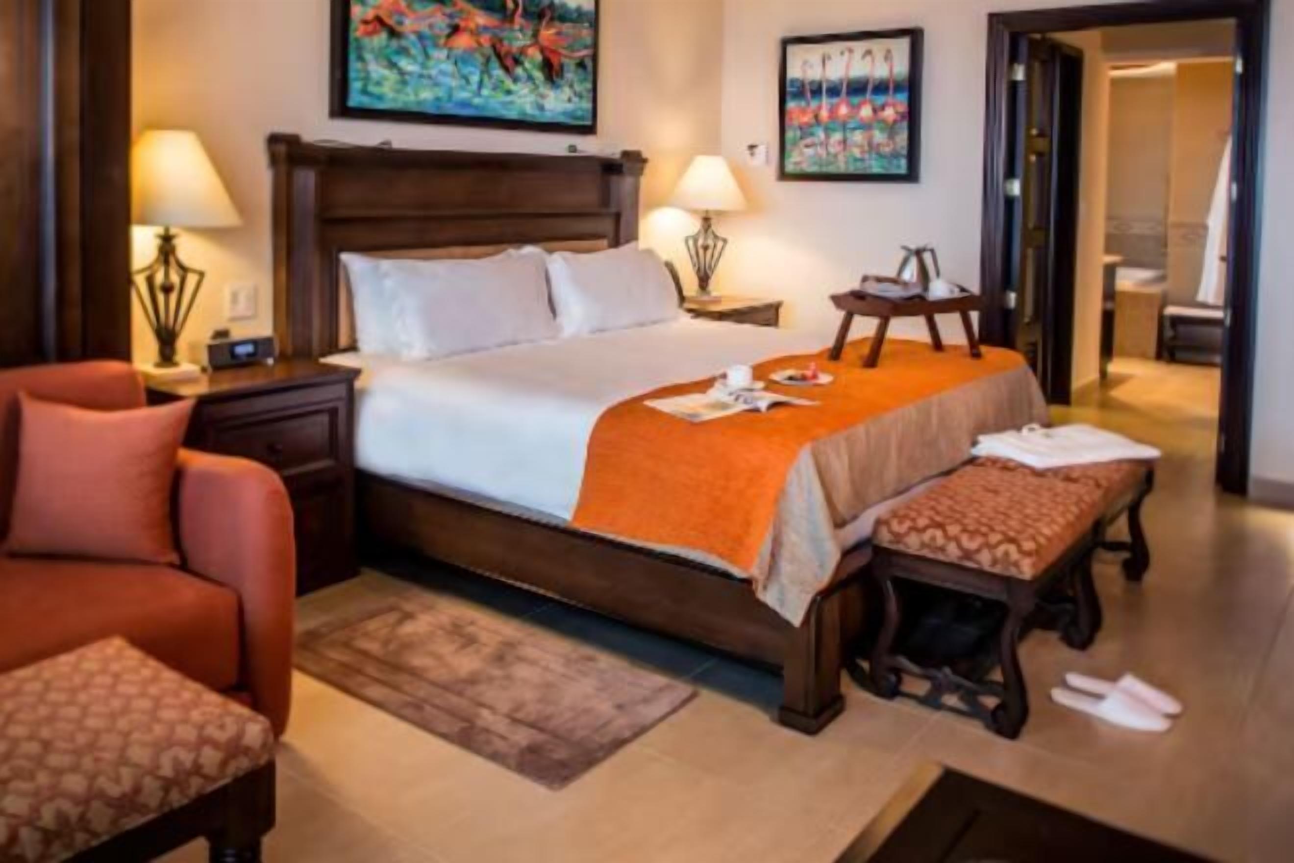 Roba de llit d'alta qualitat, minibar i caixa forta a l'habitació 