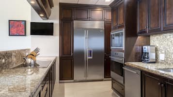 Microwave, espresso maker