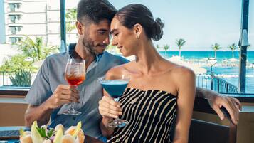 3 restauranter, frokost, lunsj og middag serveres, internasjonale retter