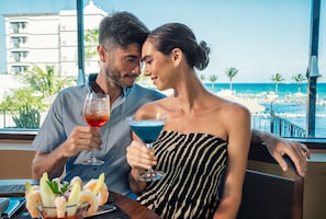 3 restaurants, spécialités Cuisine internationale