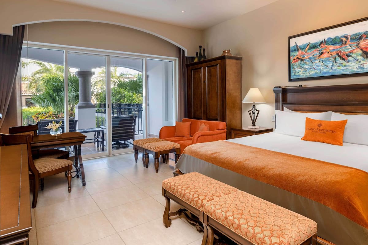 Premium bedding, minibar, in-room safe, desk