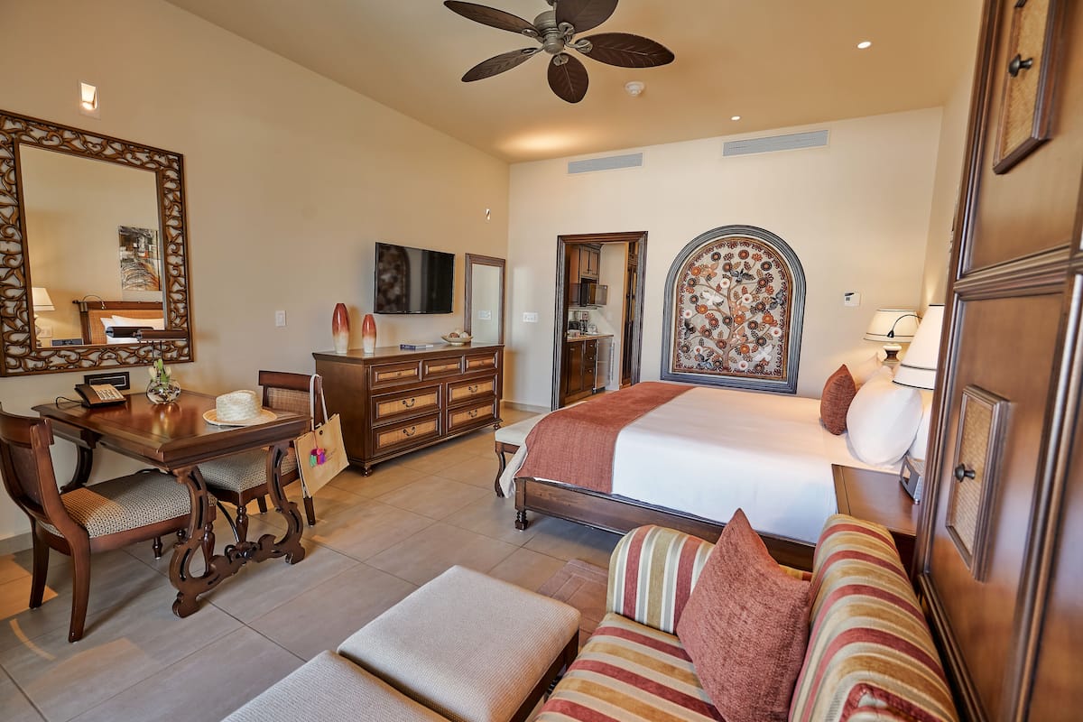 Premium bedding, minibar, in-room safe, desk