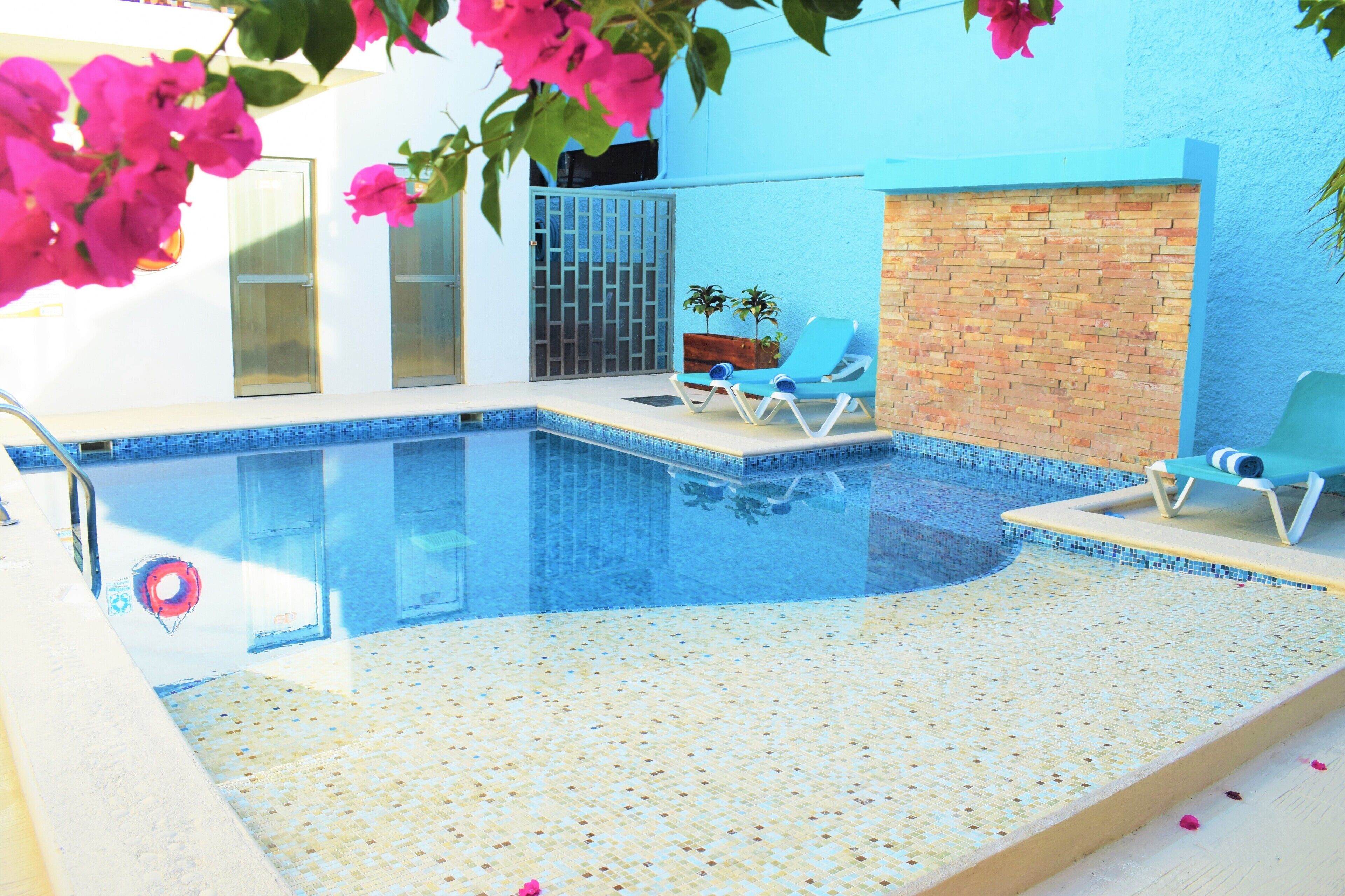 Outdoor pool, pool loungers