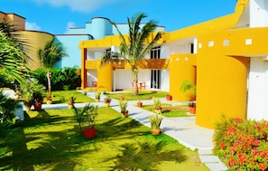 Property grounds - Hotel Arrecifes Suites (Puerto Morelos)