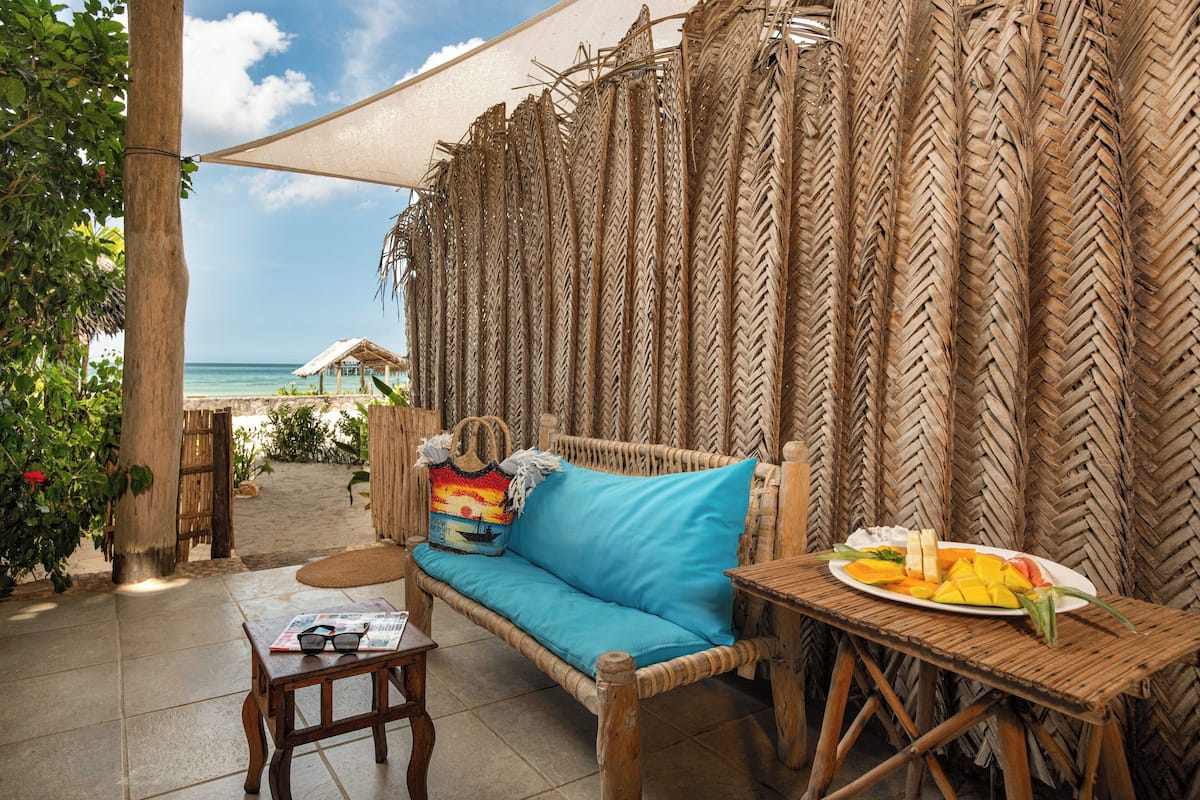 Caja de seguridad en la habitación, wifi gratis y ropa de cama