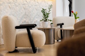 Lobby - Nikos Hotel (Santorini)
