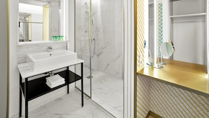 Unclassified image, 4 of 146, button - Crowne Plaza Vienna by IHG (Vienna)