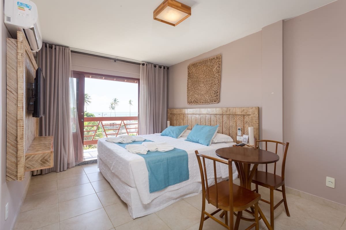 Minibar, individually decorated, individually furnished