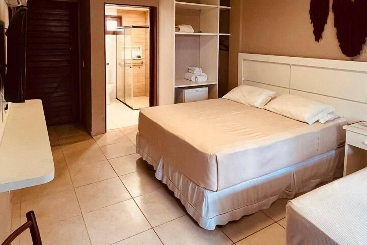 Minibar dan didekorasi berbeda-beda