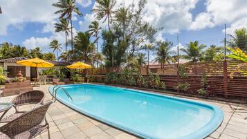 Outdoor pool, sun loungers