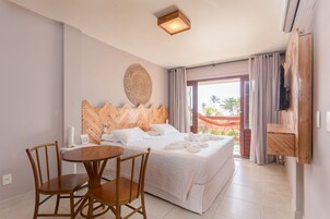 Kamar Double Superior, 1 Tempat Tidur King | Minibar dan didekorasi berbeda-beda