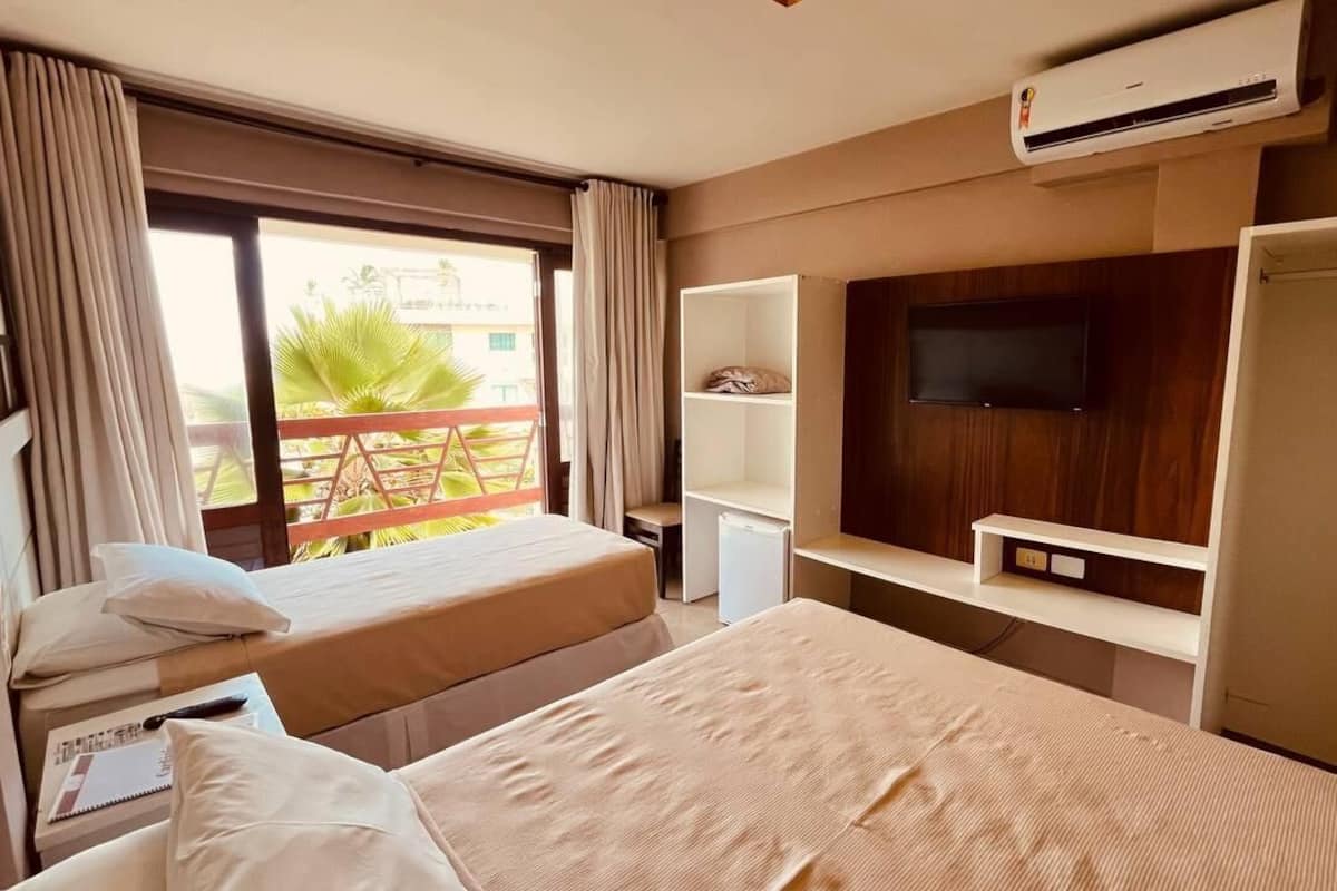 Minibar dan didekorasi berbeda-beda