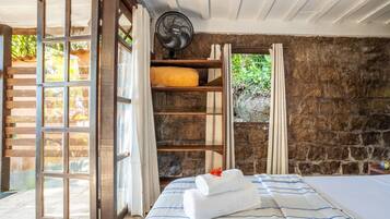 Suite, 1 Double Bed, Vista Para o Jardim | Frigobar, roupa de cama