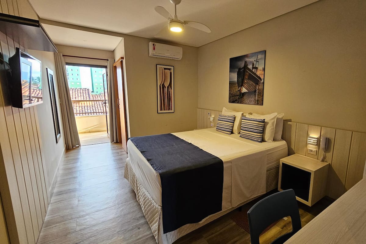 Laptop workspace, free WiFi, bed sheets