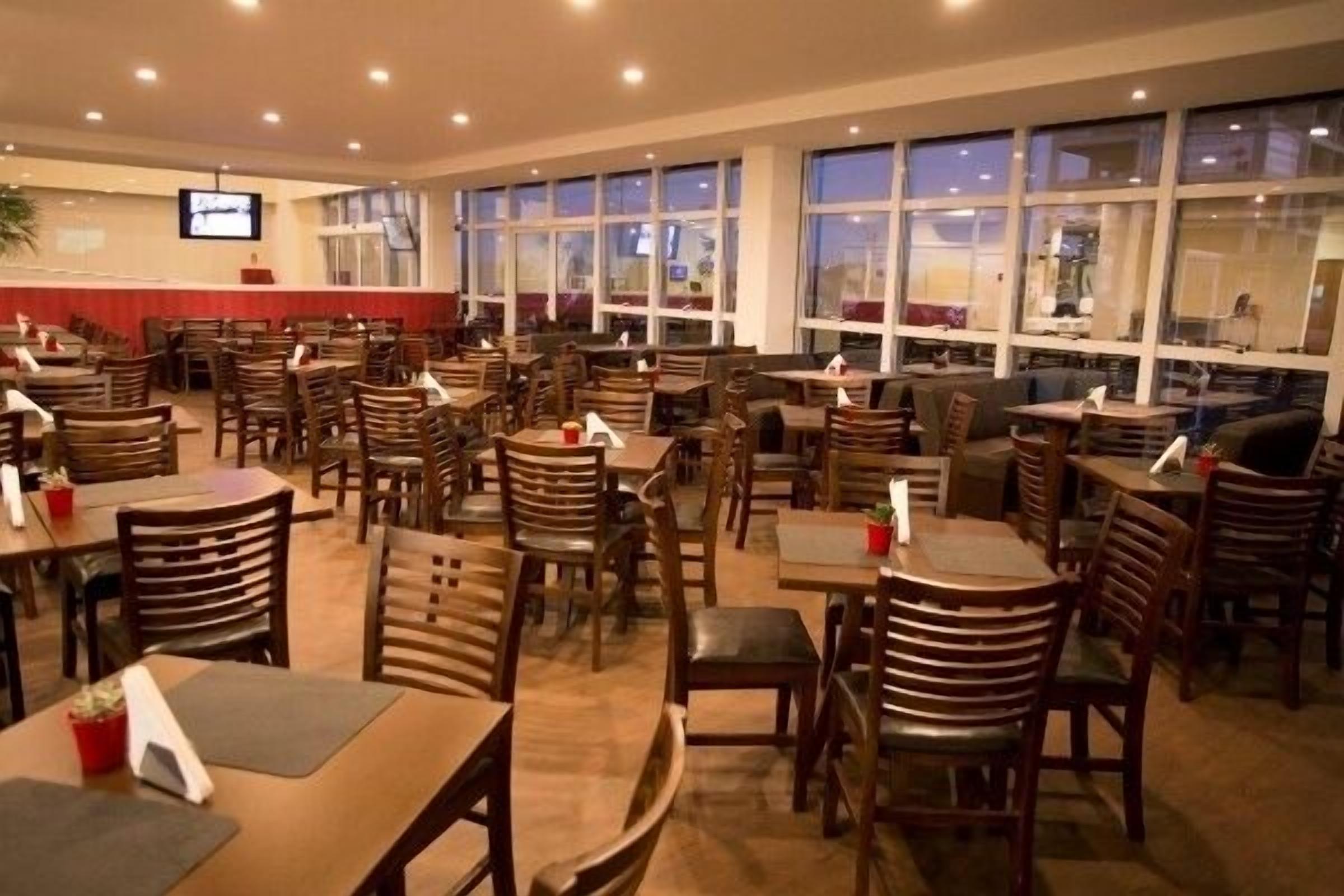 breakfast, lunch and dinner served