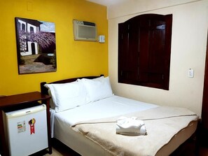 Quarto Duplo com cama de casal | Frigobar, Wi-Fi de cortesia, roupa de cama