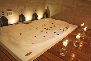 Masajes con piedras calientes, masajes de tejido profundo