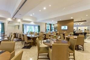 Desayuno buffet incluido todos los días