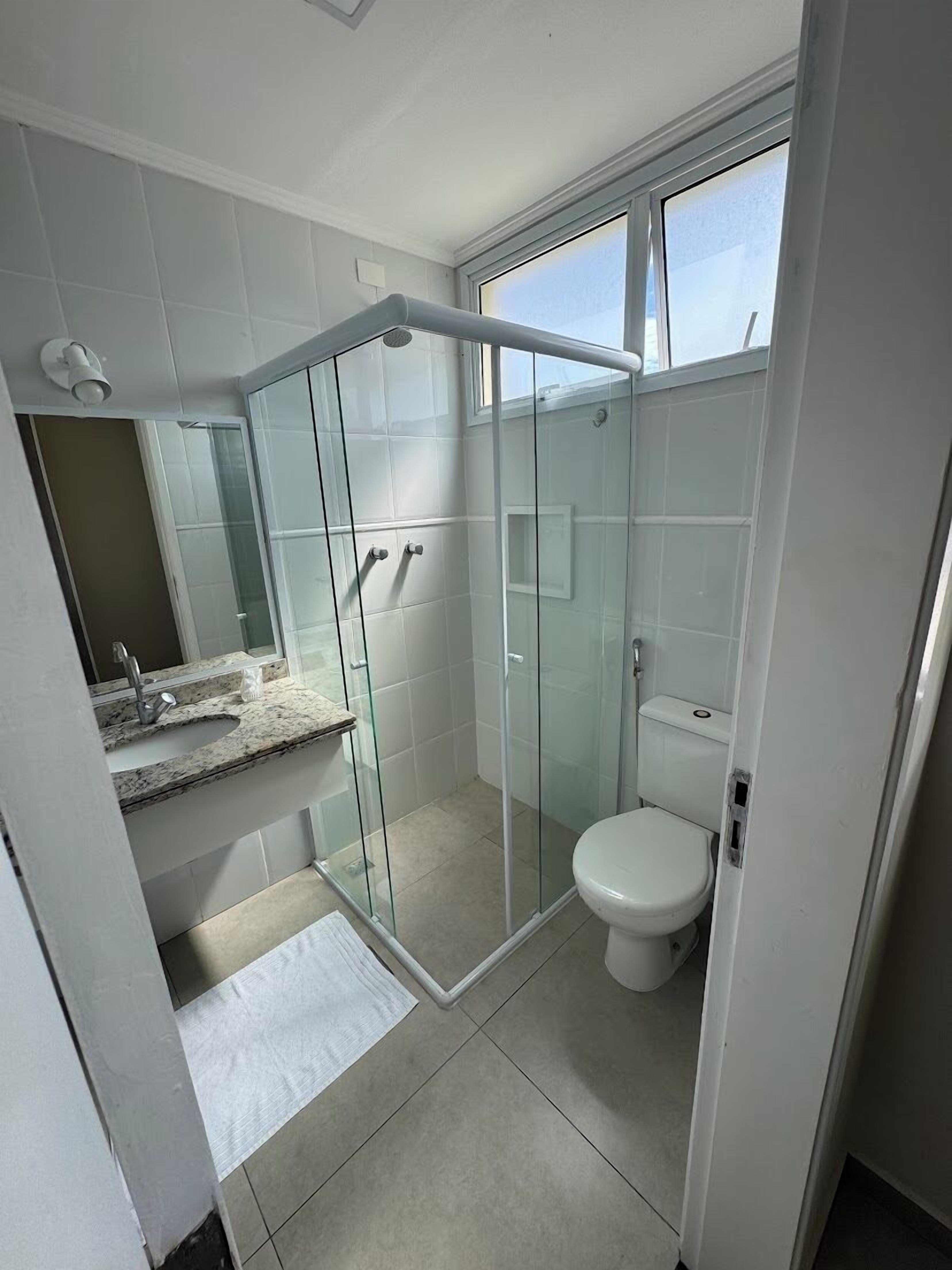 shower, free toiletries, hair dryer, towels