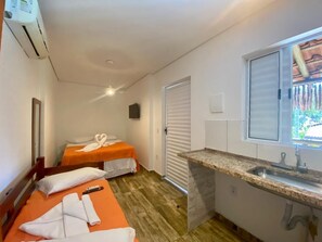 Minibar, decoración personalizada y muebles diferentes 
