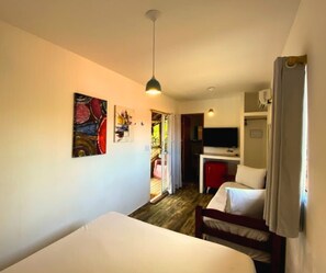 Minibar, decoración personalizada y muebles diferentes 