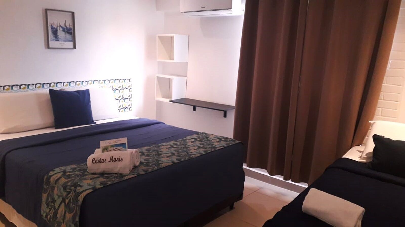 Standard Triple Room | Laptop workspace, free WiFi, bed sheets